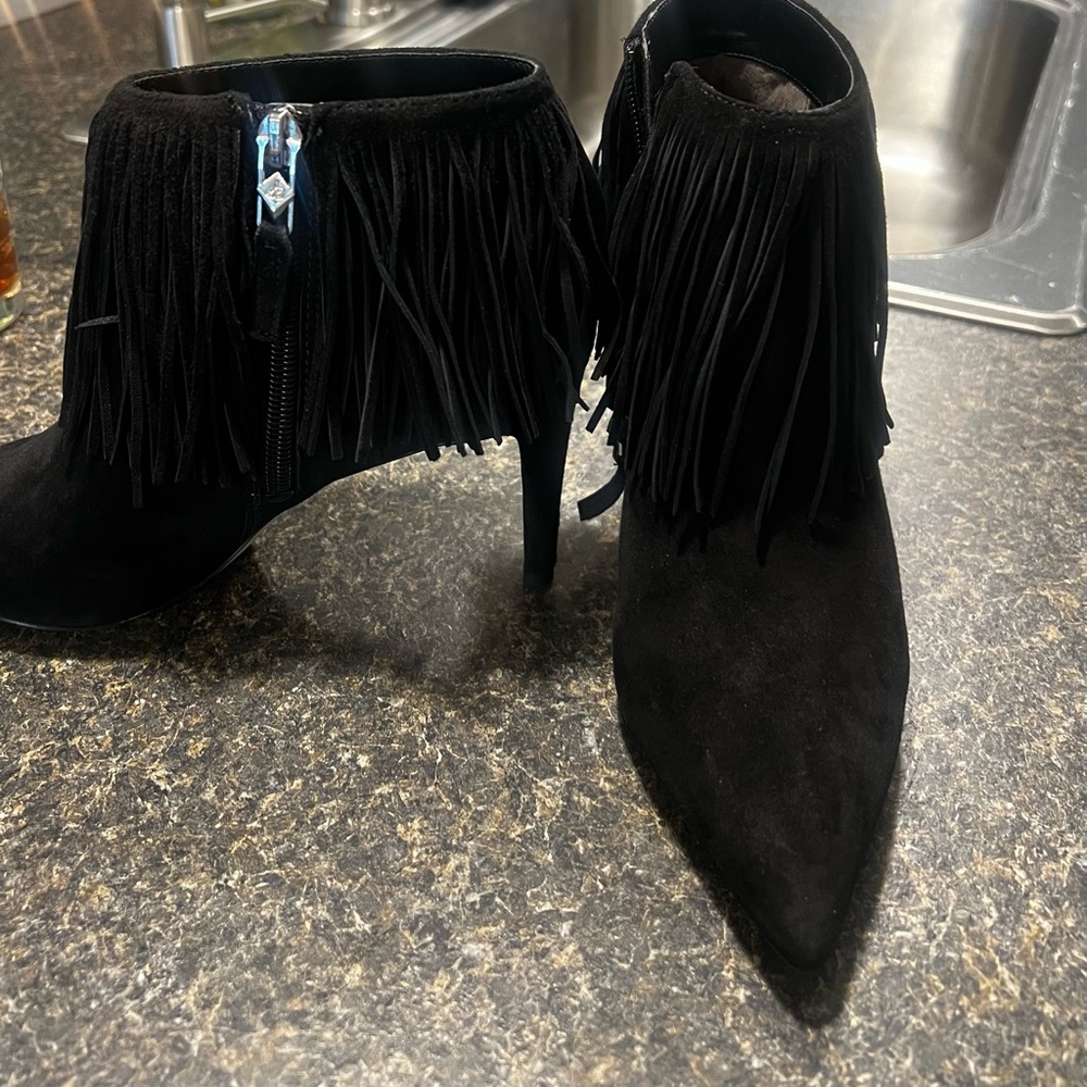 Sam Edelman Black Suede Fringe Ankle Booties Heels NWT $150 Retail - Picture 2 of 3